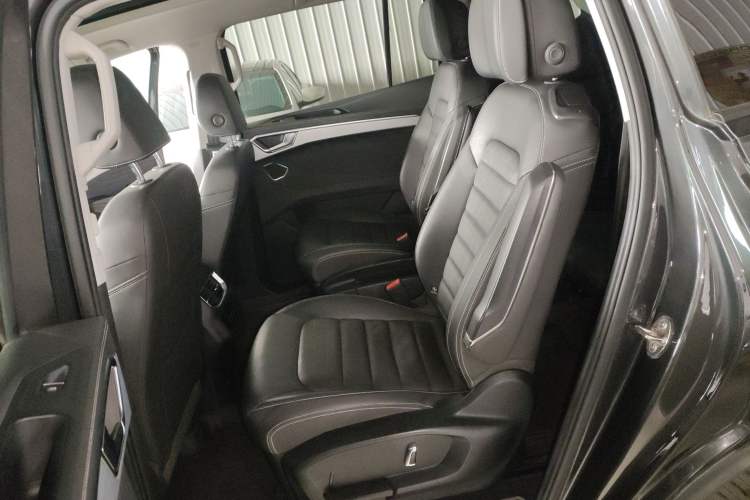 Used Volkswagen Talagon 2022 380TSI Four-Wheel Drive Luxury "Jiajing" Edition Pro 6 Seats Left Rear Seat
