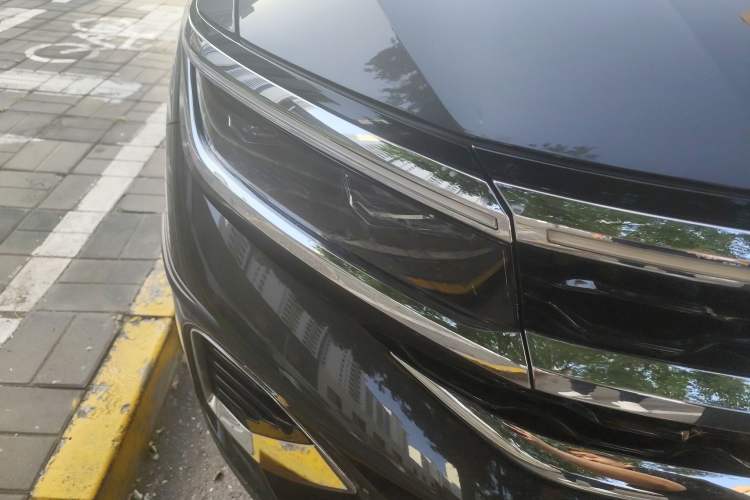 Used Volkswagen Talagon 2022 380TSI Four-Wheel Drive Luxury "Jiajing" Edition Pro 6 Seats Right Front Headlight