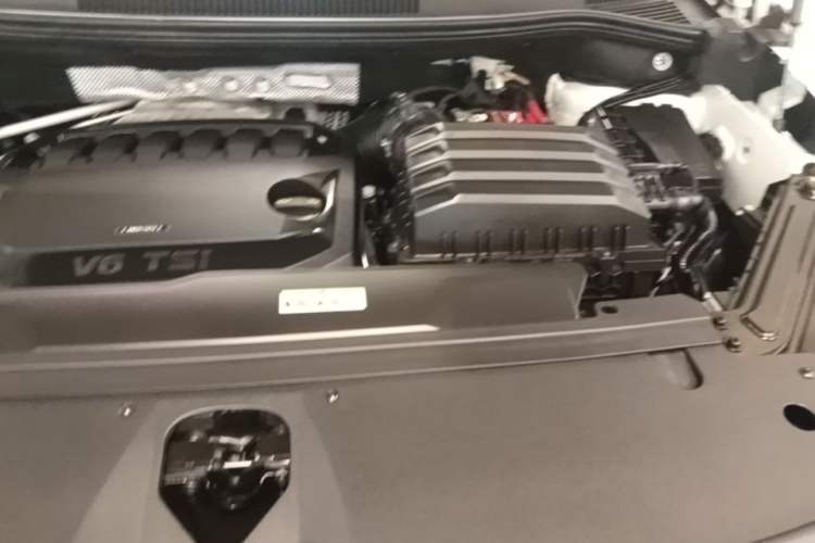 Used Volkswagen Talagon 2022 530TSI Four-Wheel Drive Flagship Shengjing Edition Pro 7-Seater Engine Bay Left
