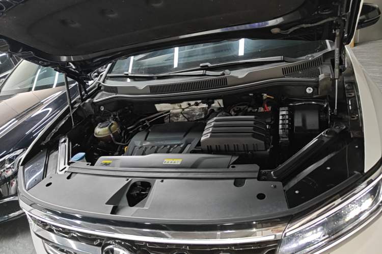 Used Volkswagen Talagon 2022 380TSI Four-Wheel Drive Flagship Shengjing Edition 6 Seats Engine Bay