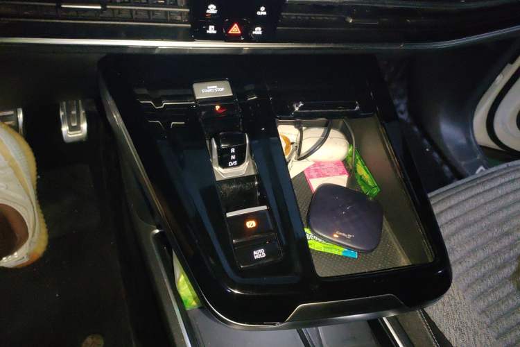 Used Volkswagen Talagon 2022 380TSI 4x4 R-Line Teramont 7-Seater Gear Lever