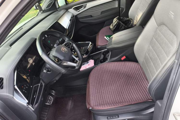 Used Volkswagen Talagon 2022 380TSI 4x4 R-Line Teramont 6-Seater Left Front Seat