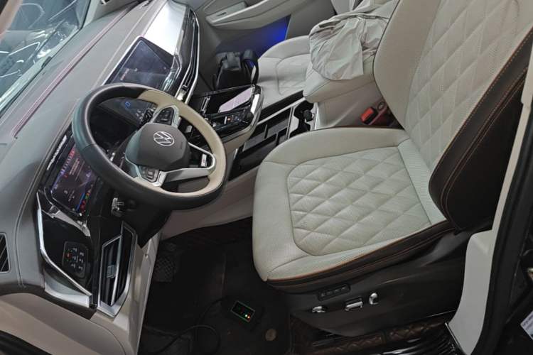 Used Volkswagen Talagon 2022 380TSI Four-Wheel Drive Flagship Shengjing Edition 6 Seats Left Front Seat