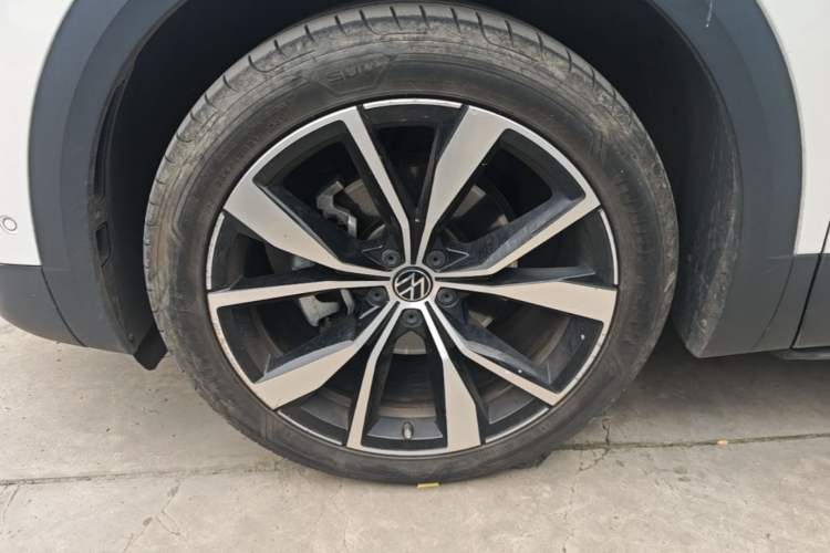 Used Volkswagen Talagon 2022 530TSI Four-Wheel Drive Flagship Shengjing Edition Pro 7-Seater Left Front Wheel Hub
