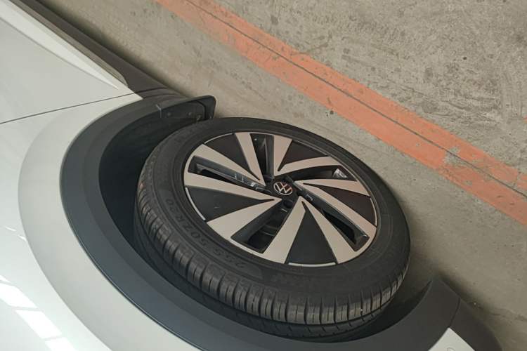 Used Volkswagen Talagon 2022 380TSI Four-Wheel Drive Luxury "Jiajing" Edition Pro 6 Seats Left Front Wheel Hub