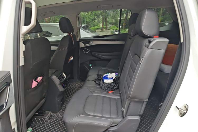 Used Volkswagen Talagon 2022 380TSI All-Wheel-Drive Luxury Prestige Pro 7-Seater Left Rear Seat