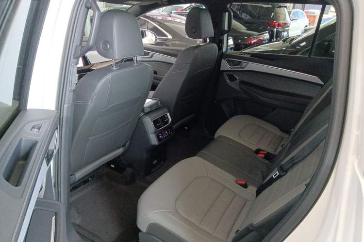 Used Volkswagen Talagon 2022 380TSI 4x4 R-Line Teramont 7-Seater Left Rear Seat
