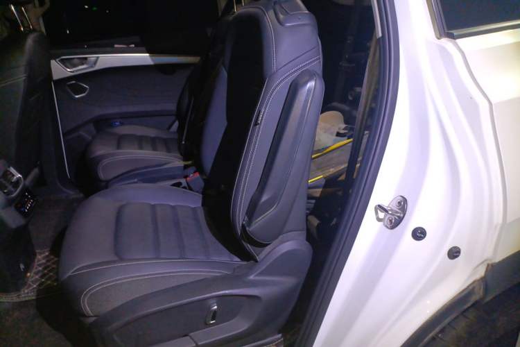 Used Volkswagen Talagon 2022 380TSI Four-Wheel Drive Luxury "Jiajing" Edition Pro 6 Seats Left Rear Seat