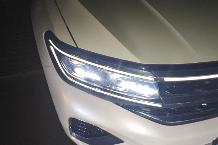 Used Volkswagen Talagon 2022 380TSI Four-Wheel Drive Flagship Shengjing Edition 6 Seats Right Front Headlight