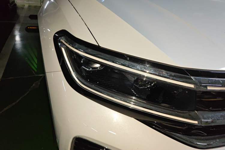 Used Volkswagen Talagon 2022 380TSI Four-Wheel Drive Flagship Shengjing Edition 7 Seats Right Front Headlight