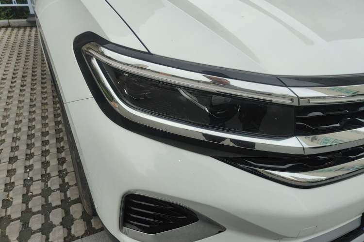 Used Volkswagen Talagon 2022 380TSI All-Wheel-Drive Luxury Prestige Pro 7-Seater Right Front Headlight
