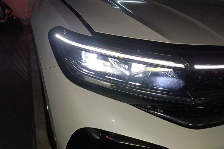 Used Volkswagen Talagon 2022 380TSI 4x4 R-Line Teramont 6-Seater Right Front Headlight