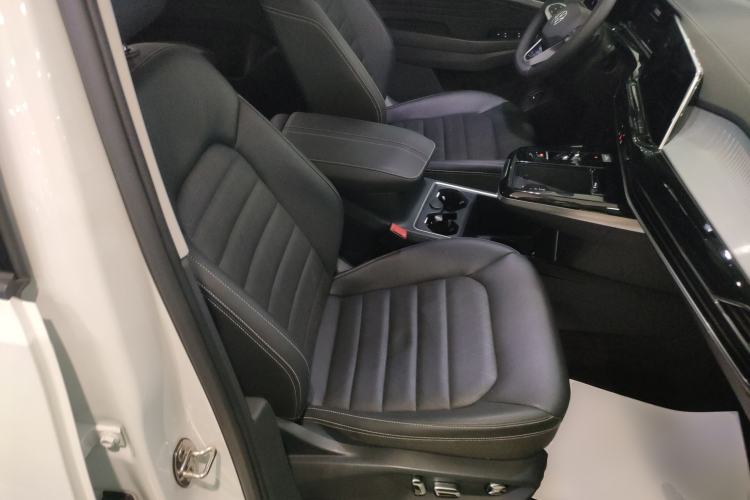 Used Volkswagen Talagon 2022 380TSI Four-Wheel Drive Luxury "Jiajing" Edition Pro 6 Seats Right Front Seat