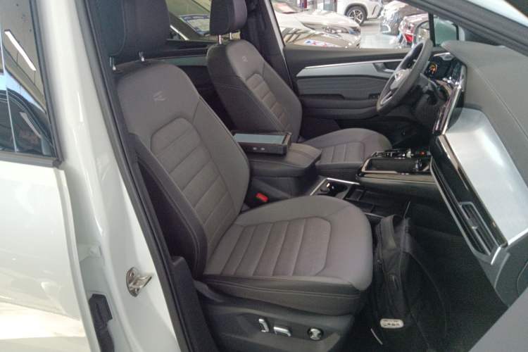 Used Volkswagen Talagon 2022 380TSI 4x4 R-Line Teramont 7-Seater Right Front Seat