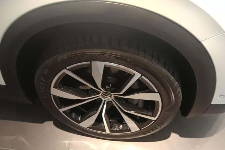 Used Volkswagen Talagon 2022 530TSI Four-Wheel Drive Flagship Shengjing Edition Pro 7-Seater Right Front Wheel Hub