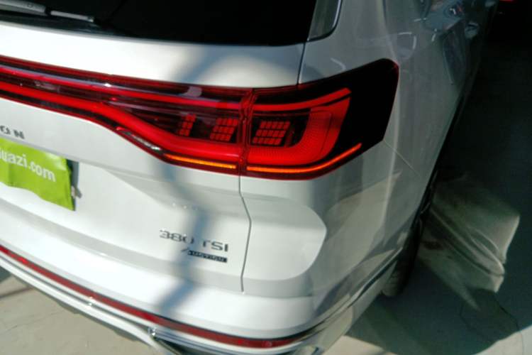 Used Volkswagen Talagon 2022 380TSI 4x4 R-Line Teramont 7-Seater Right Rear Taillight