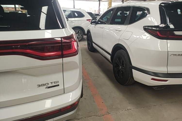 Used Volkswagen Talagon 2022 380TSI Four-Wheel Drive Luxury "Jiajing" Edition Pro 6 Seats Right Rear Taillight