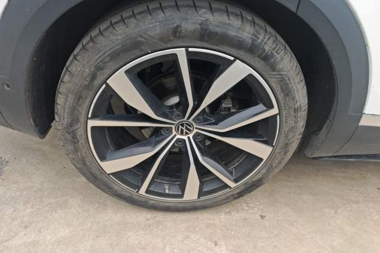 Used Volkswagen Talagon 2022 530TSI Four-Wheel Drive Flagship Shengjing Edition Pro 7-Seater Right Rear Wheel Hub