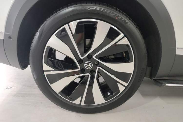 Used Volkswagen Talagon 2022 380TSI Four-Wheel Drive Flagship Shengjing Edition 7 Seats Right Rear Wheel Hub