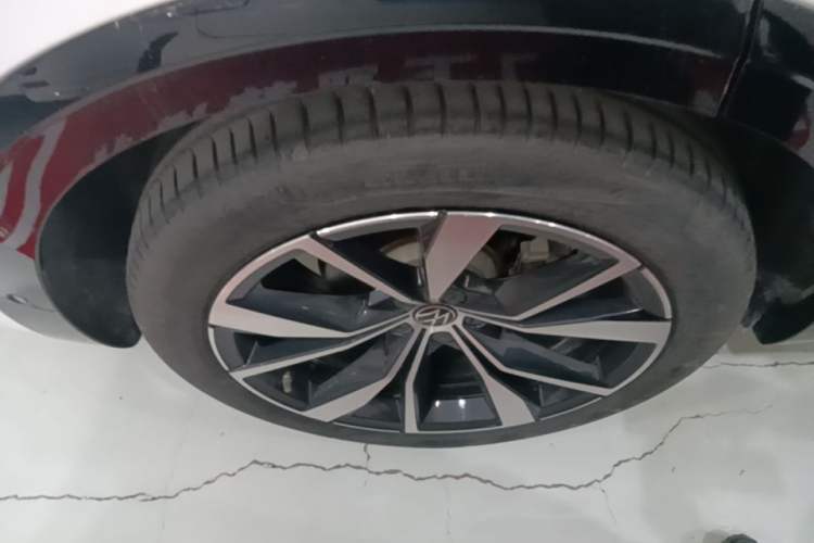 Used Volkswagen Talagon 2022 380TSI 4x4 R-Line Teramont 7-Seater Right Rear Wheel Hub