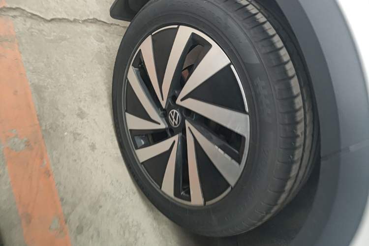 Used Volkswagen Talagon 2022 380TSI Four-Wheel Drive Luxury "Jiajing" Edition Pro 6 Seats Right Rear Wheel Hub