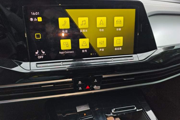 Used Volkswagen Talagon 2023 Facelift 380TSI All-Wheel-Drive Luxury Jiajing Pro 6-Seater Audio And AC Panel