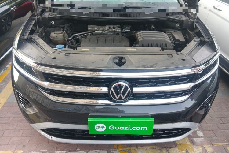 Used Volkswagen Talagon 2023 Facelift 380TSI All-Wheel Drive Luxury Jiajing Pro Version with 7 Seats Engine Bay