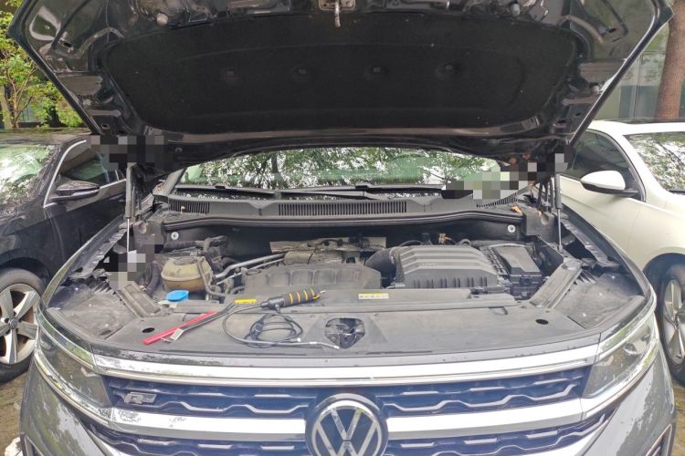 Used Volkswagen Talagon 2023 Facelift 380TSI All-Wheel Drive Luxury Jiajing Pro Version with 7 Seats Engine Bay