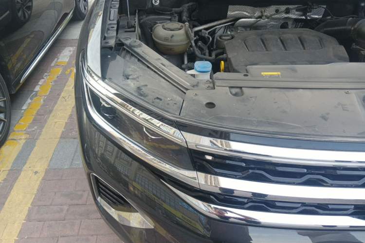 Used Volkswagen Talagon 2023 Facelift 380TSI All-Wheel Drive Luxury Jiajing Pro Version with 7 Seats Engine Bay Right