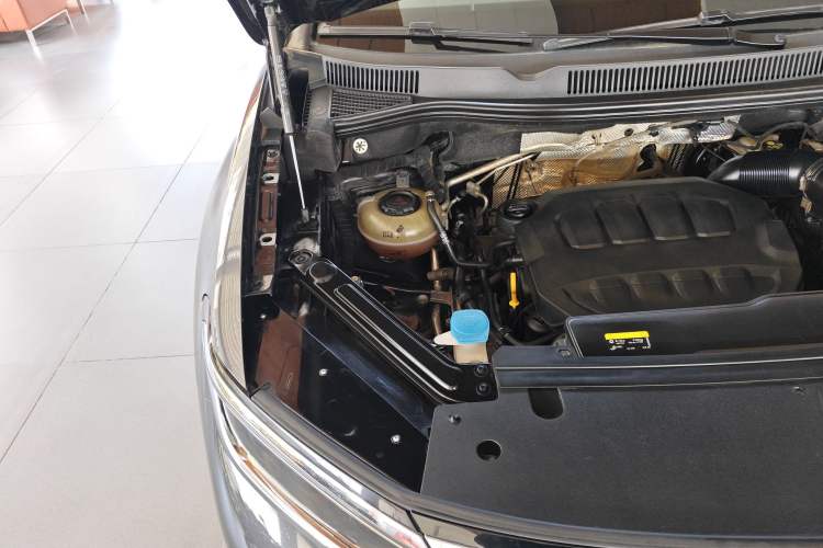 Used Volkswagen Talagon 2023 Facelift 380TSI All-Wheel-Drive Luxury Jiajing Pro 6-Seater Engine Bay Right