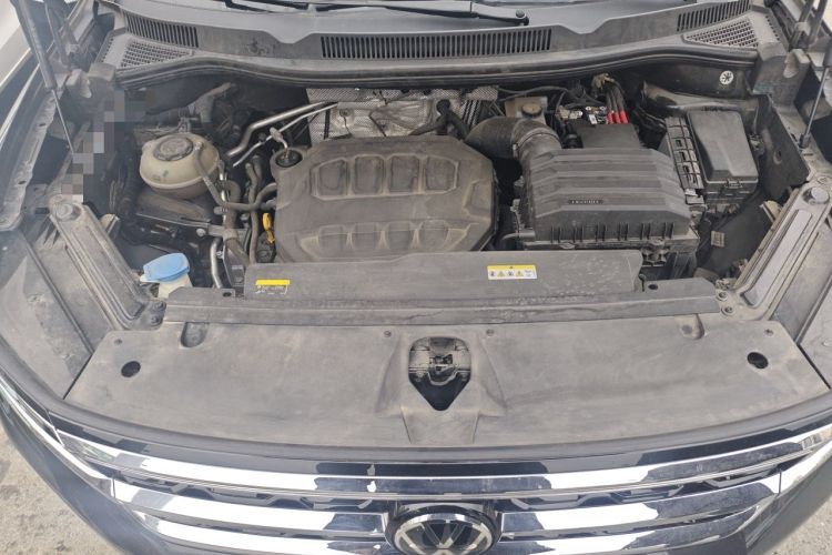 Used Volkswagen Talagon 2023 Facelift 380TSI All-Wheel Drive Luxury Jiajing Pro Version with 7 Seats Engine Bay