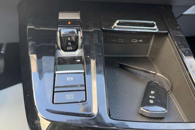 Used Volkswagen Talagon 2023 Facelift 380TSI All-Wheel-Drive Luxury Jiajing Pro 6-Seater Gear Lever
