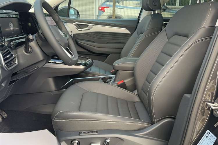 Used Volkswagen Talagon 2023 Facelift 380TSI All-Wheel-Drive Luxury Jiajing Pro 6-Seater Interior 1