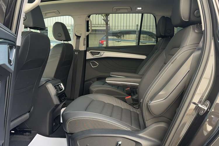 Used Volkswagen Talagon 2023 Facelift 380TSI All-Wheel-Drive Luxury Jiajing Pro 6-Seater Interior 2