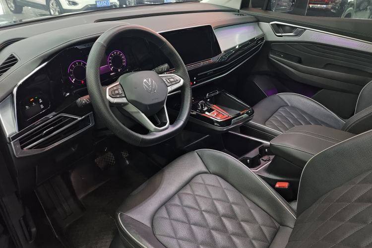 Used Volkswagen Talagon 2023 Facelift 530TSI All-Wheel-Drive Flagship Shengjing Edition Pro 6-Seater Interior 3