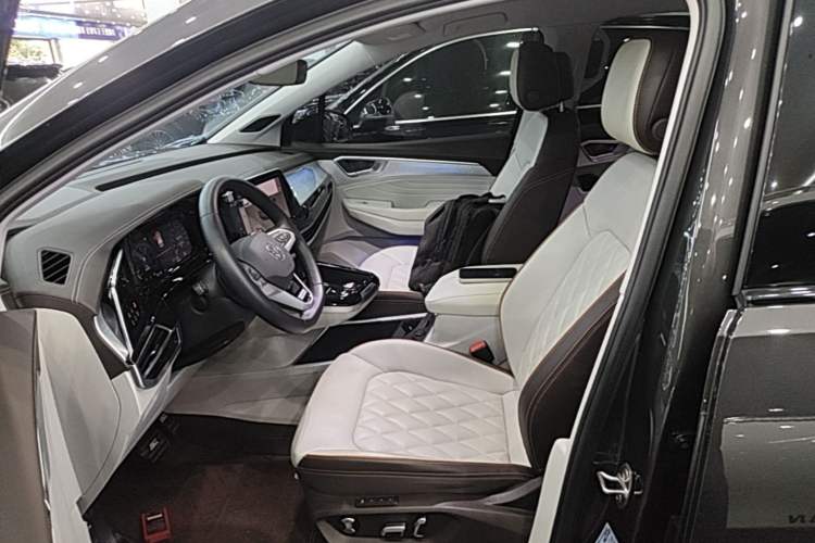 Used Volkswagen Talagon 2023 Facelift 530TSI All-Wheel-Drive Flagship Shengjing Edition Pro 6-Seater Left Front Seat