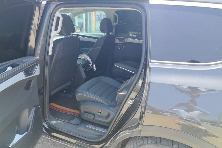 Used Volkswagen Talagon 2023 Facelift 380TSI All-Wheel-Drive Luxury Jiajing Pro 6-Seater Left Rear Seat