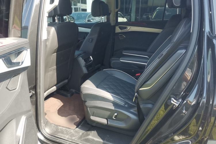 Used Volkswagen Talagon 2023 Facelift 530TSI All-Wheel-Drive Flagship Shengjing Edition Pro 6-Seater Left Rear Seat