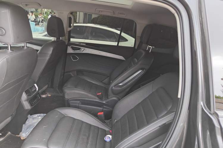 Used Volkswagen Talagon 2023 Facelift 380TSI All-Wheel-Drive Luxury Jiajing Pro 6-Seater Left Rear Seat