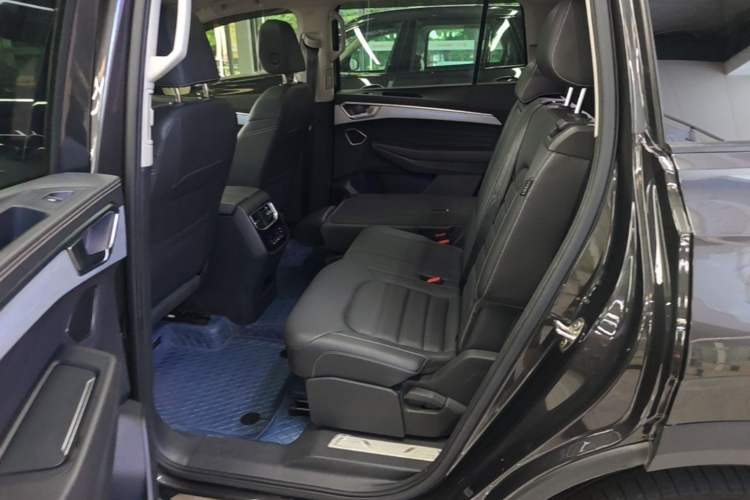Used Volkswagen Talagon 2023 Facelift 380TSI All-Wheel Drive Luxury Jiajing Pro Version with 7 Seats Left Rear Seat