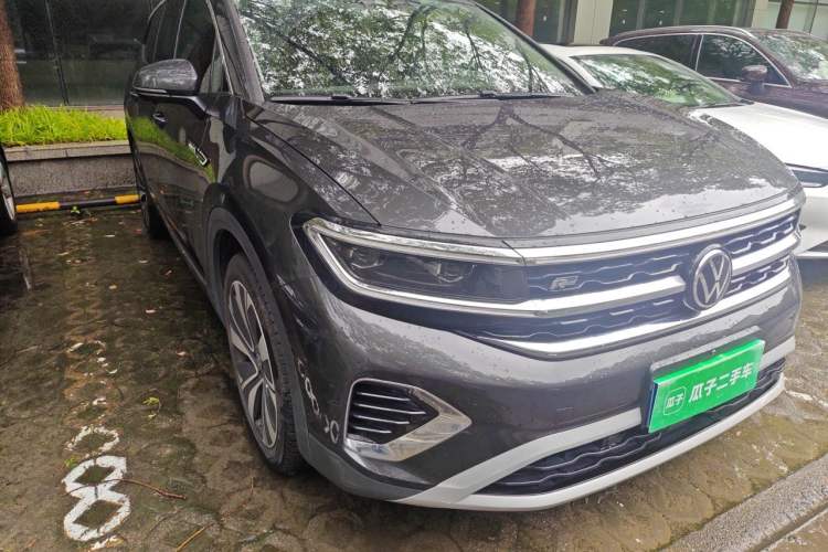 Used Volkswagen Talagon 2023 Facelift 380TSI All-Wheel Drive Luxury Jiajing Pro Version with 7 Seats Right Front Headlight
