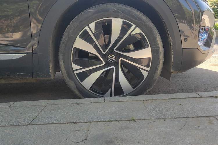 Used Volkswagen Talagon 2023 Facelift 380TSI All-Wheel-Drive Luxury Jiajing Pro 6-Seater Right Front Wheel Hub