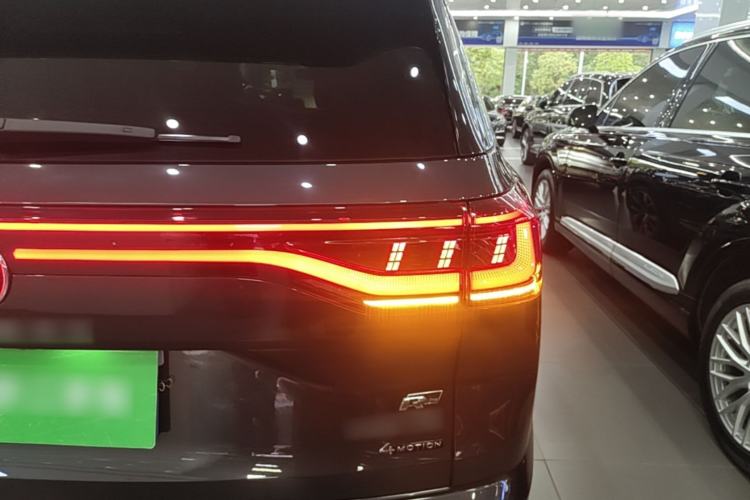 Used Volkswagen Talagon 2023 Facelift 530TSI All-Wheel-Drive Flagship Shengjing Edition Pro 6-Seater Right Rear Taillight