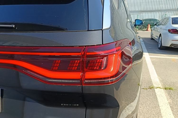 Used Volkswagen Talagon 2023 Facelift 380TSI All-Wheel-Drive Flagship Shengjing Edition 6 Seats Right Rear Taillight