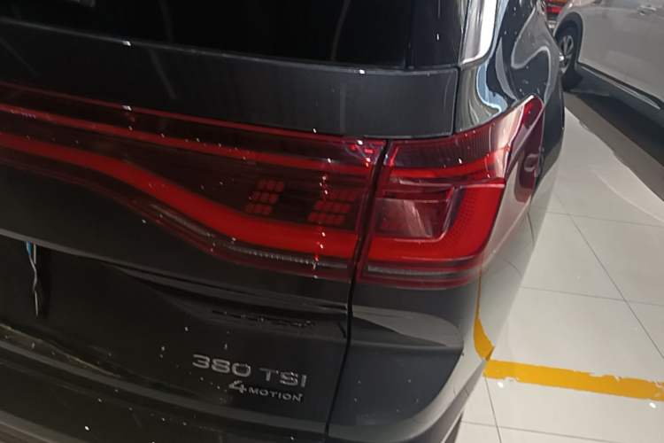 Used Volkswagen Talagon 2023 Facelift 380TSI All-Wheel-Drive Luxury Jiajing Pro 6-Seater Right Rear Taillight