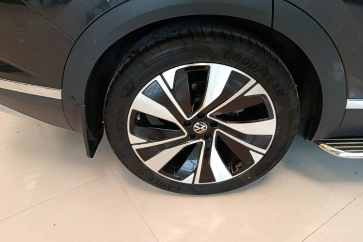Used Volkswagen Talagon 2023 Facelift 380TSI All-Wheel-Drive Luxury Jiajing Pro 6-Seater Right Rear Wheel Hub