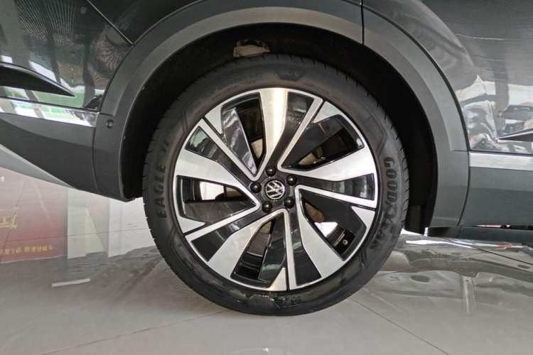 Used Volkswagen Talagon 2023 Facelift 380TSI All-Wheel-Drive Luxury Jiajing Pro 6-Seater Right Rear Wheel Hub