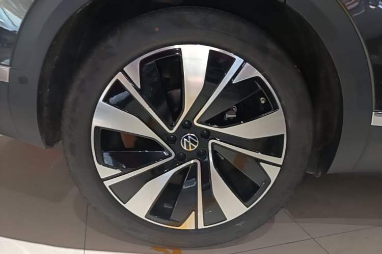Used Volkswagen Talagon 2023 Facelift 380TSI All-Wheel-Drive Luxury Jiajing Pro 6-Seater Right Rear Wheel Hub