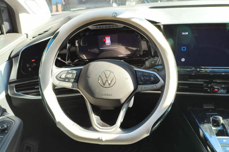 Used Volkswagen Talagon 2023 Facelift 380TSI All-Wheel-Drive Luxury Jiajing Pro 6-Seater Steering Wheel