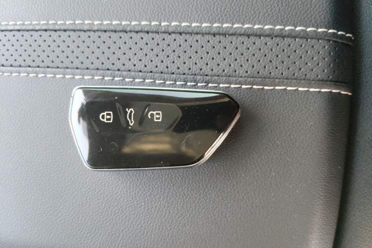 Used Volkswagen Talagon 2023 Facelift 380TSI All-Wheel-Drive Luxury Jiajing Pro 6-Seater Vehicle Key